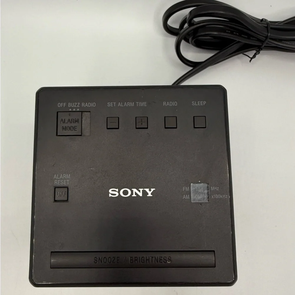 Sony ICF-C1 Square Cube Alarm Clock Radio in Black‎ Tested & Works